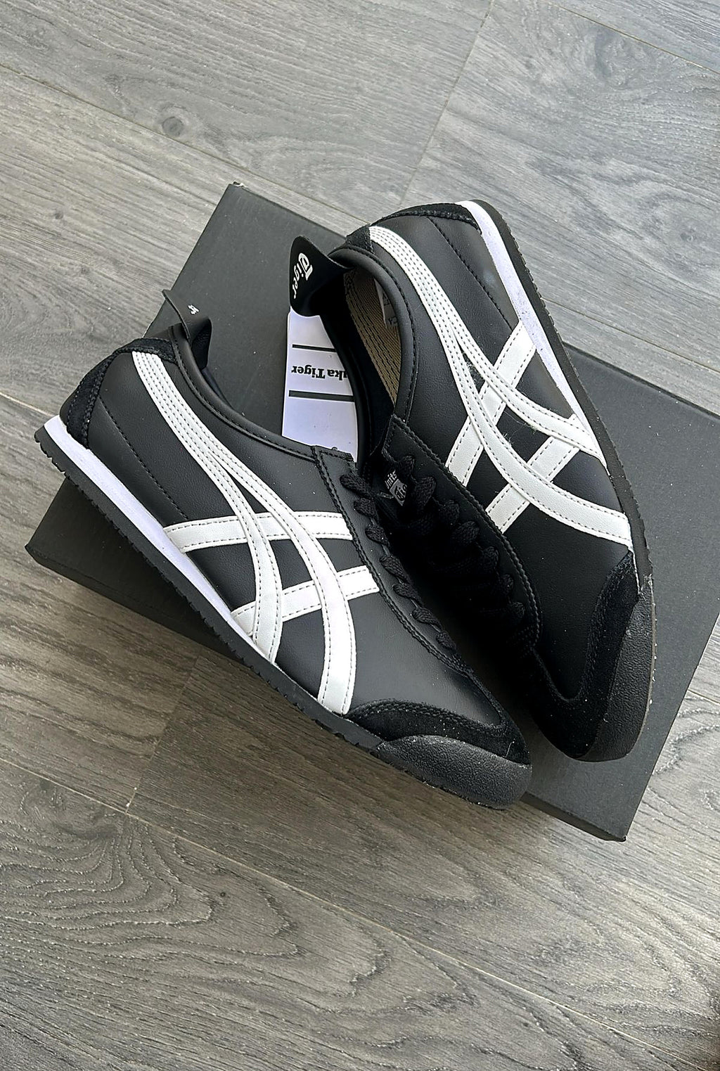 Onitsuka Tiger Mexico 66 — Black / White