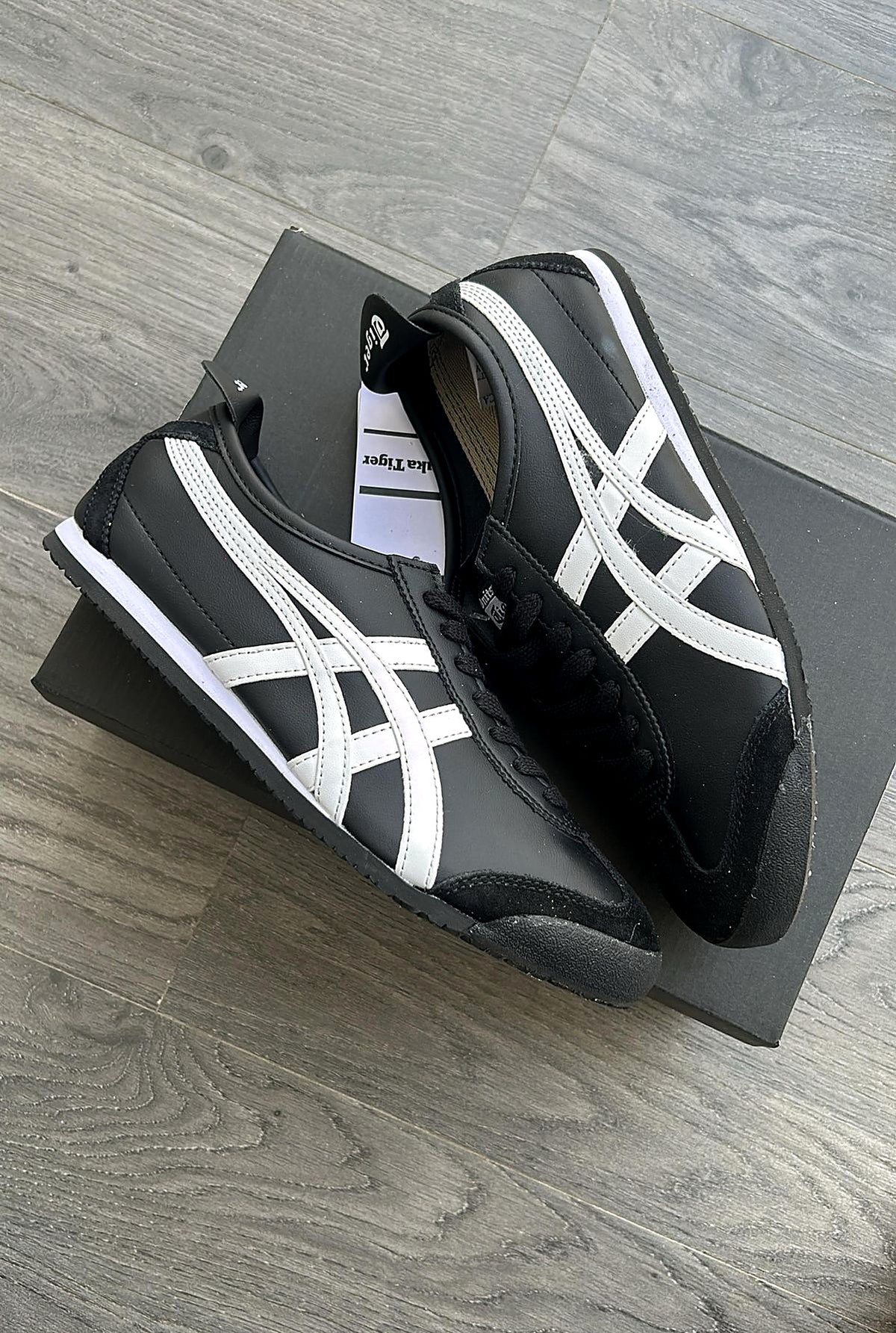 Onitsuka Tiger Mexico 66 — Black / White
